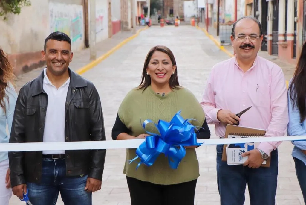 Entrega Gobierno de Quiroga rehabilitación integral de calle con más de un millón de pesos de inversión