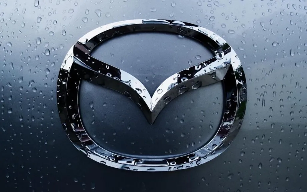 Escudo de Mazda, a quien solicitan revisión de vehículos
