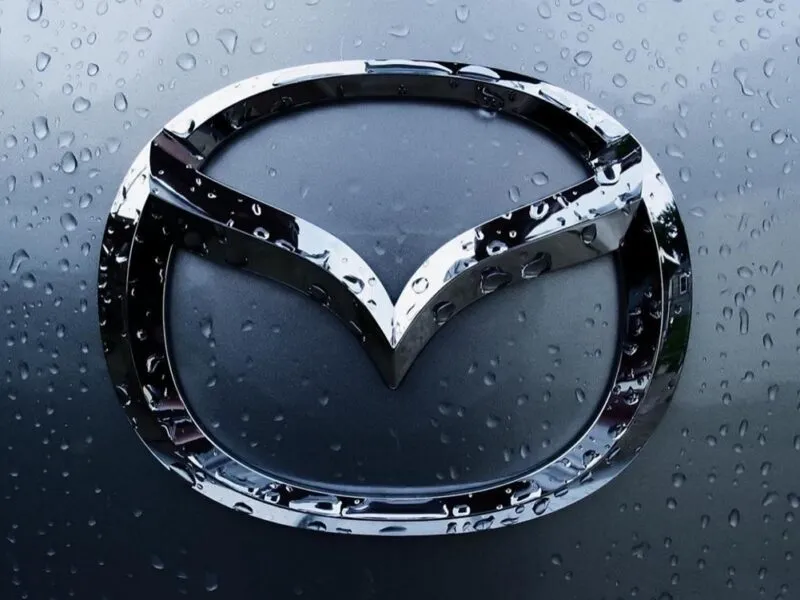 Escudo de Mazda, a quien solicitan revisión de vehículos