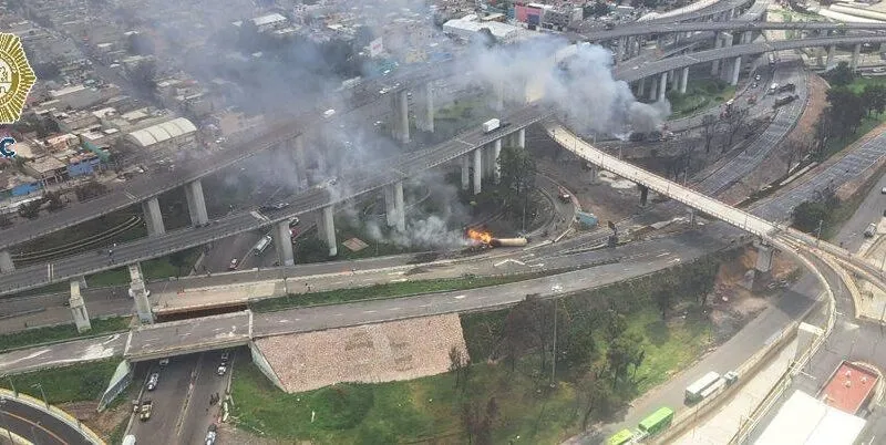 Explosión de pipa en Puente de la Concordia y calzada Zaragoza deja 18 heridos