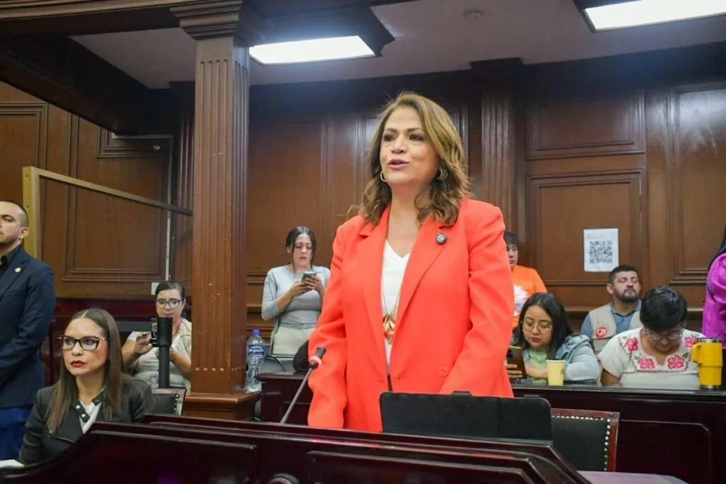 Fabiola Alanís respalda reforma contra la extorsión en Michoacán