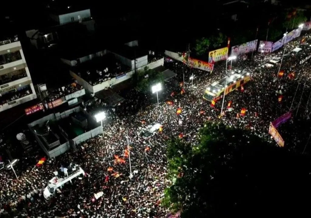 Fallecen 31 personas y otras 50 resultan heridas en estampida durante un mitin político en India