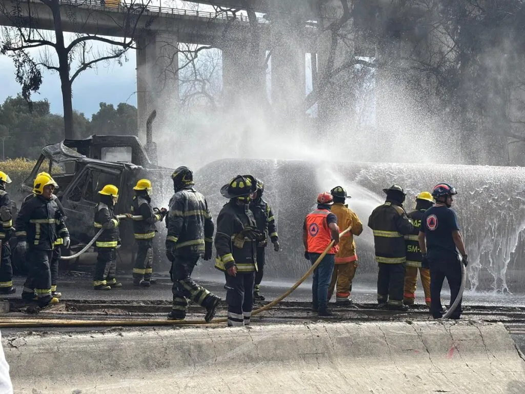 Fallecidos por explosión de pipa en Iztapalapa asciende a 27