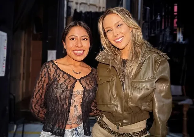 Fey responde con fuerza a quienes critican su foto con Yalitza y sueña con cantar junto a Belinda