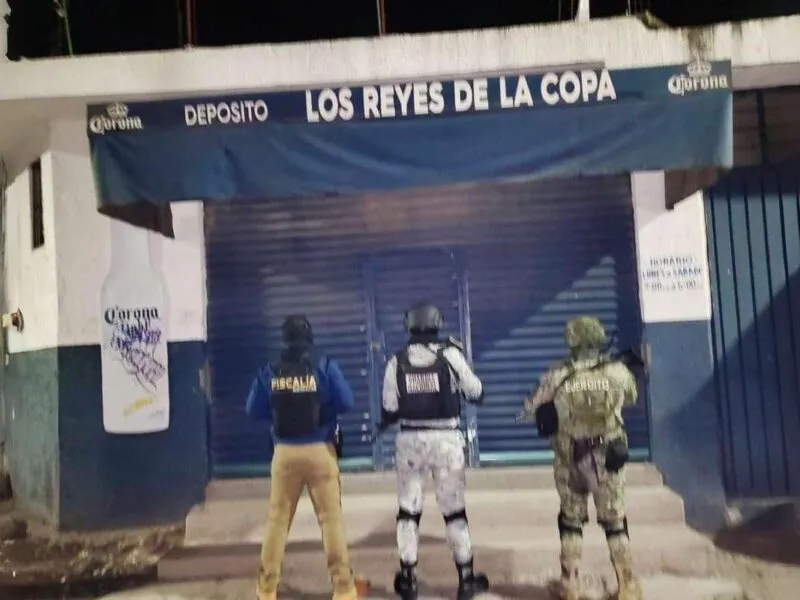 FGE cateo en Morelia y aseguró 375 dosis de droga, apoyo Ejército y Guardia Nacional operativo contra narcomenudeo.