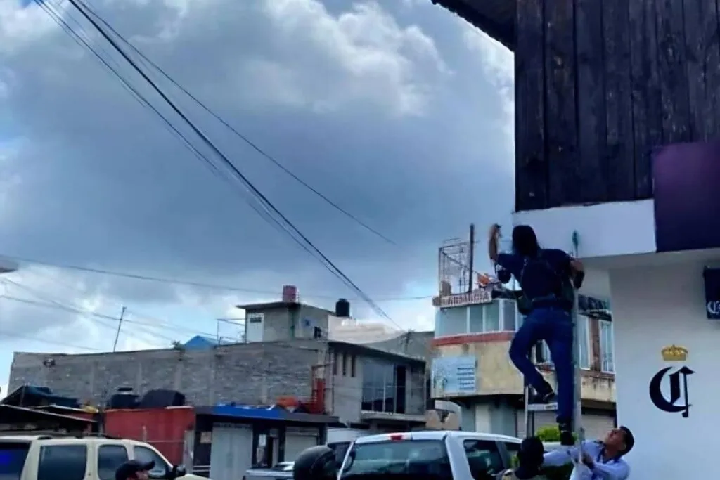 FGE y Sedena desmantelan red de cámaras de vigilancia del Narco en Uruapan