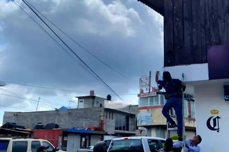 FGE y Sedena desmantelan red de cámaras de vigilancia del Narco en Uruapan