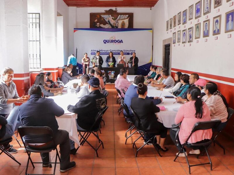 Fortalece Alma Mireya González lazos con el magisterio de Quiroga en inicio de ciclo escolar