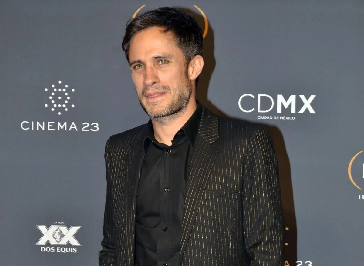 Gael García Bernal recibirá 1.9 mdp por uso indebido de su imagen en campaña de whisky