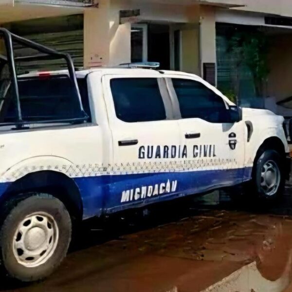 Balean a dos hombres luego de resistirse a un asalto en plaza comercial de Morelia