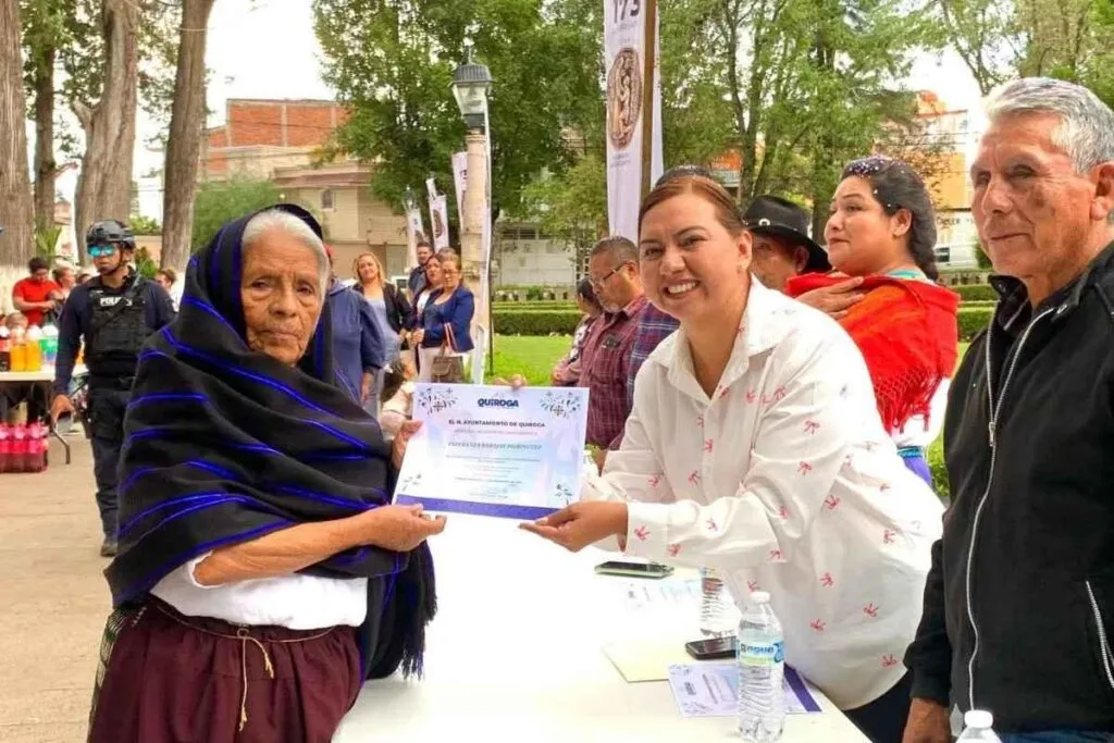 Honra Quiroga a las mujeres indígenas en el marco de su Aniversario-1