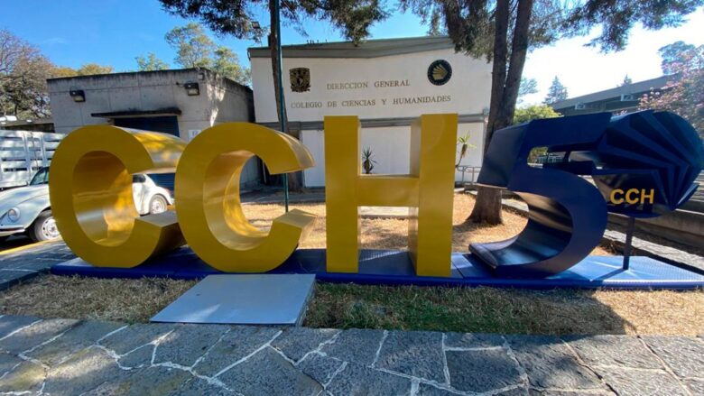 Iglesia mexicana pide acompañar a los hijos en el mundo digital tras ataque en CCH Sur