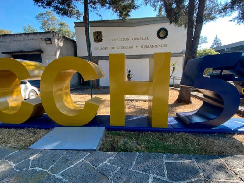 Iglesia mexicana pide acompañar a los hijos en el mundo digital tras ataque en CCH Sur