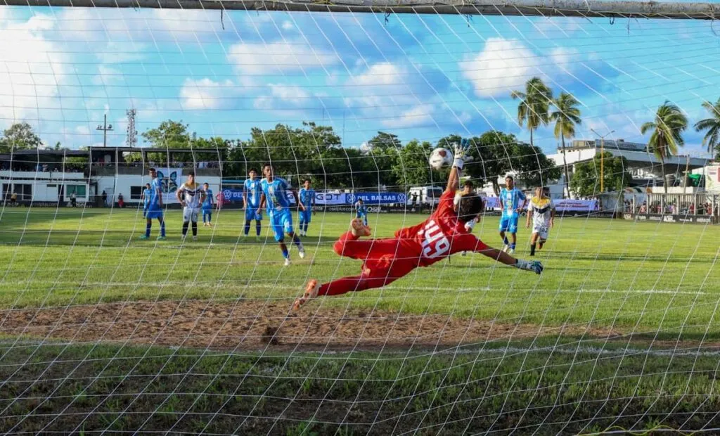 Intensa jornada bajo la lluvia se vivió en la Jornada 1 del michoacano Grupo 11 de la Liga TDP