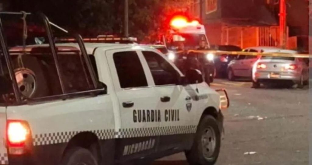 Investigan ataques contra fachada de negocios en Uruapan