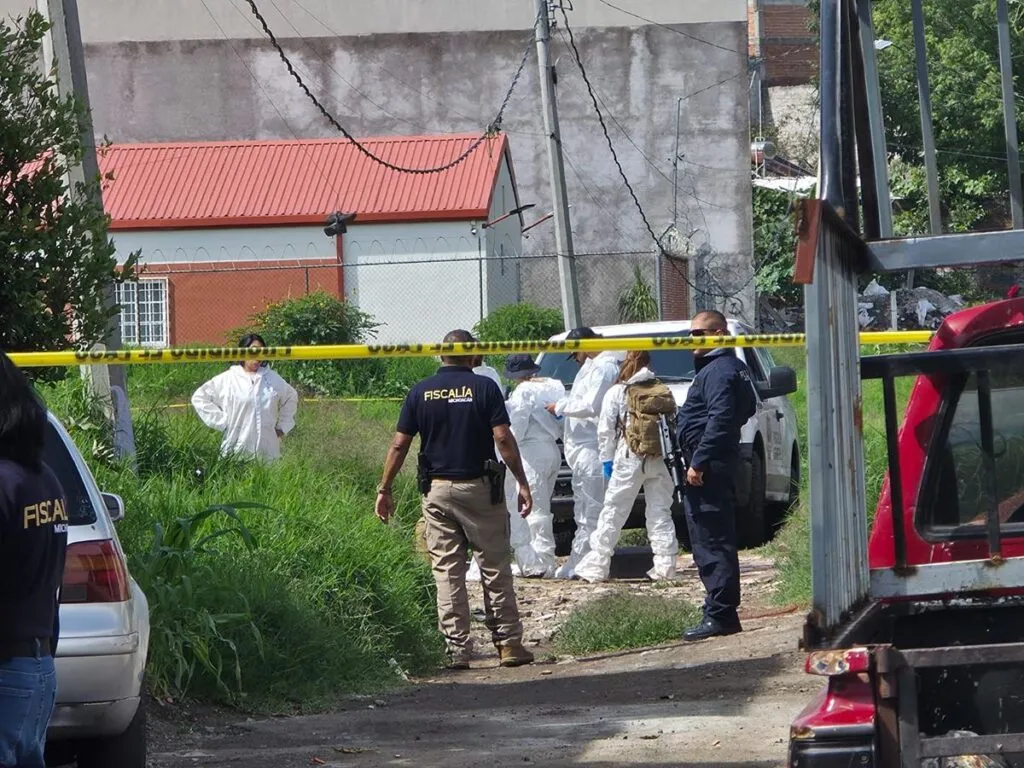 Investigan el hallazgo de cadáver con impactos de arma de fuego; sucedió en Morelia