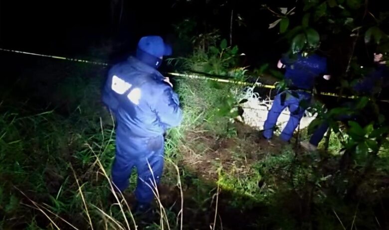 Investigan el hallazgo de una persona semienterrada en un predio ubicado en la Ario de Rosales-La Huacana