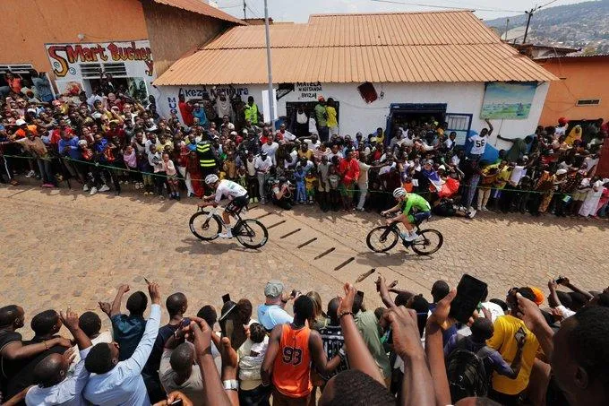 Isaac del Toro, en el Top 10 en el Mundial de Ciclismo de Ruta 2025