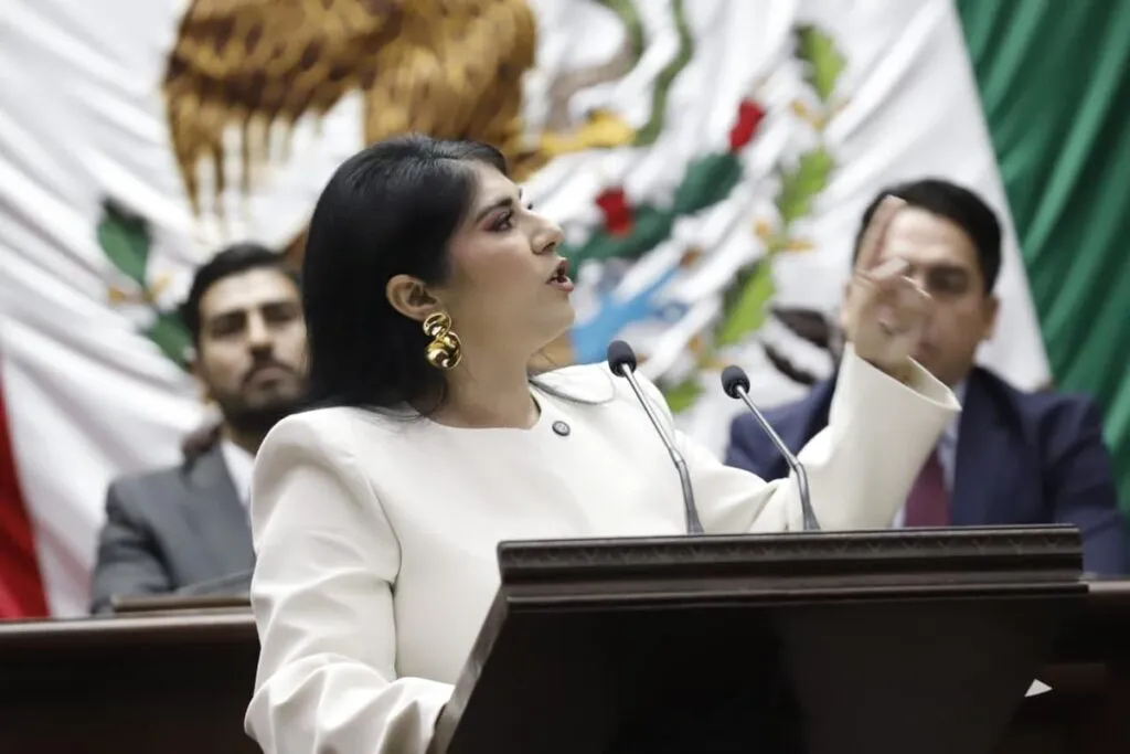 IV Informe de Gobierno, exposición propagandística para maquillar la realidad