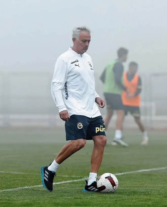 José Mourinho es anunciado como el nuevo director técnico del club Benfica