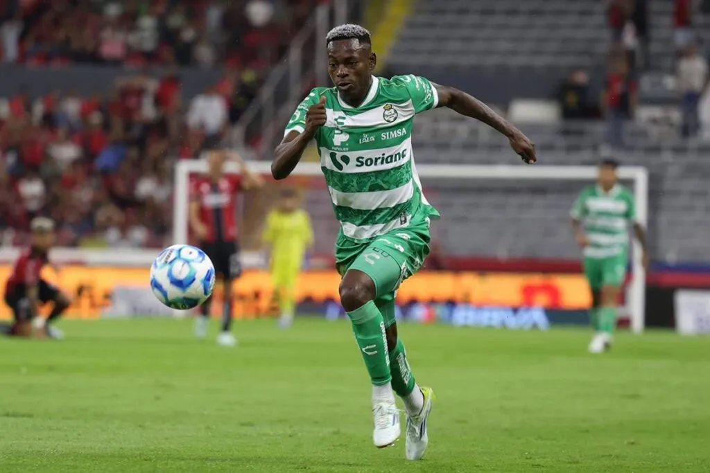 Jugador de Santos que enfrentará a San Luis