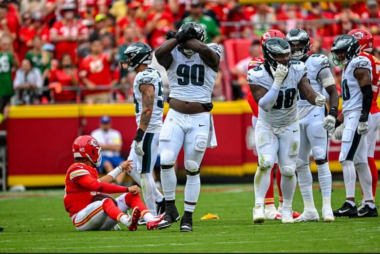 Los Chiefs ligan dos derrotas consecutivas al caer 20-17con Eagles