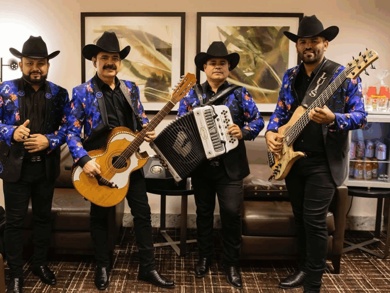 Los Tucanes de Tijuana anuncian colaboración con Pitbull tras pagar multa por cantar narcocorridos
