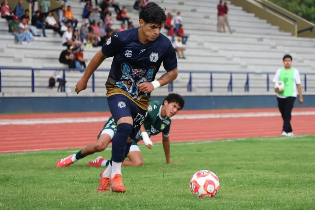 Los Zorros de la UMSNH con sufrimiento doblegan 5-4 al León en la Copa Promesas