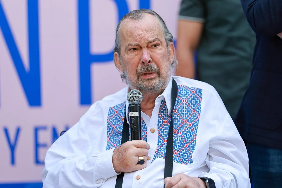 Mauricio Fernández Garza pide licencia