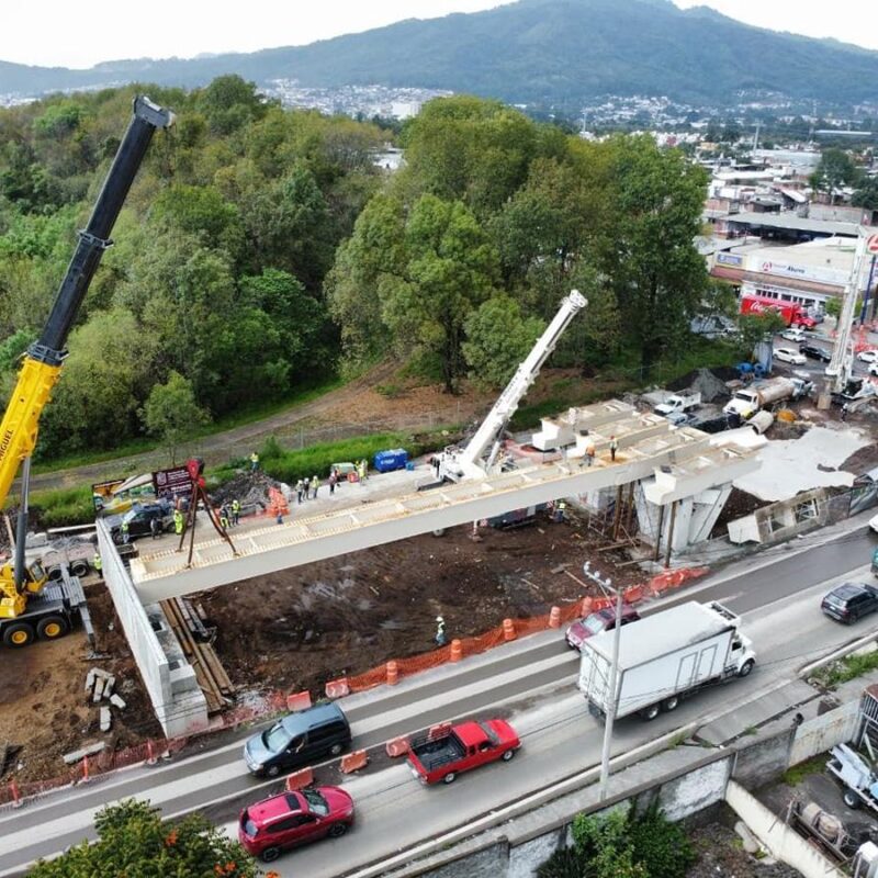 Megaobra del distribuidor vial La Hielera avanza con instalación de dos vigas de 30 toneladas: Bedolla