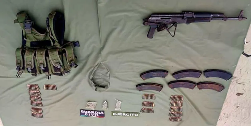 Militares y policías detienen a venezolano con fusil y droga en Apatzingán-1