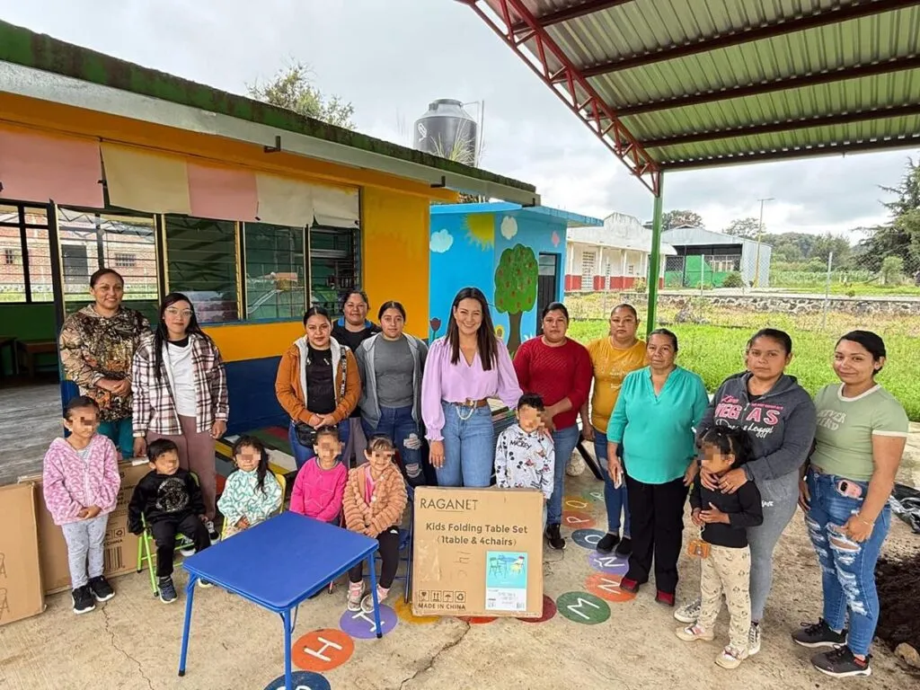 Mónica Valdéz impulsa educación en Zacapu