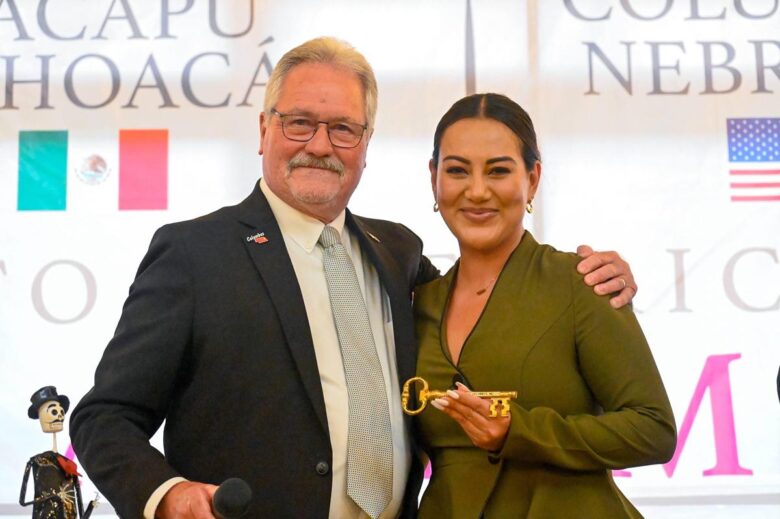 Mónica Valdez y James B. Bulkley celebran hermanamiento de Zacapu y Columbes