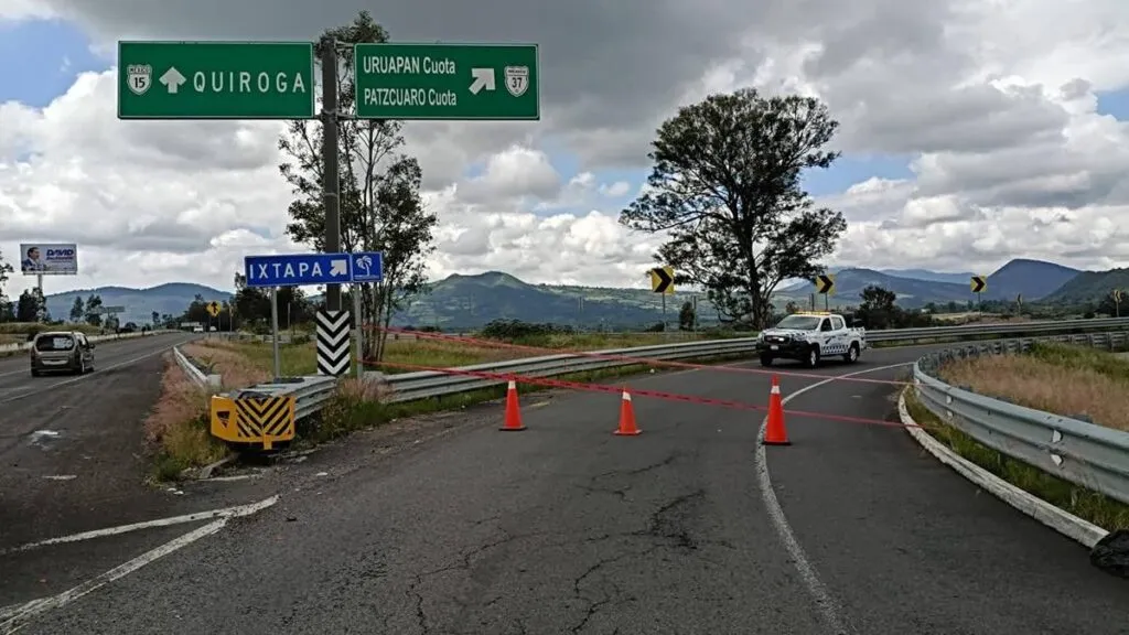 Motociclista fallece tras derrapar en la Morelia-Pátzcuaro