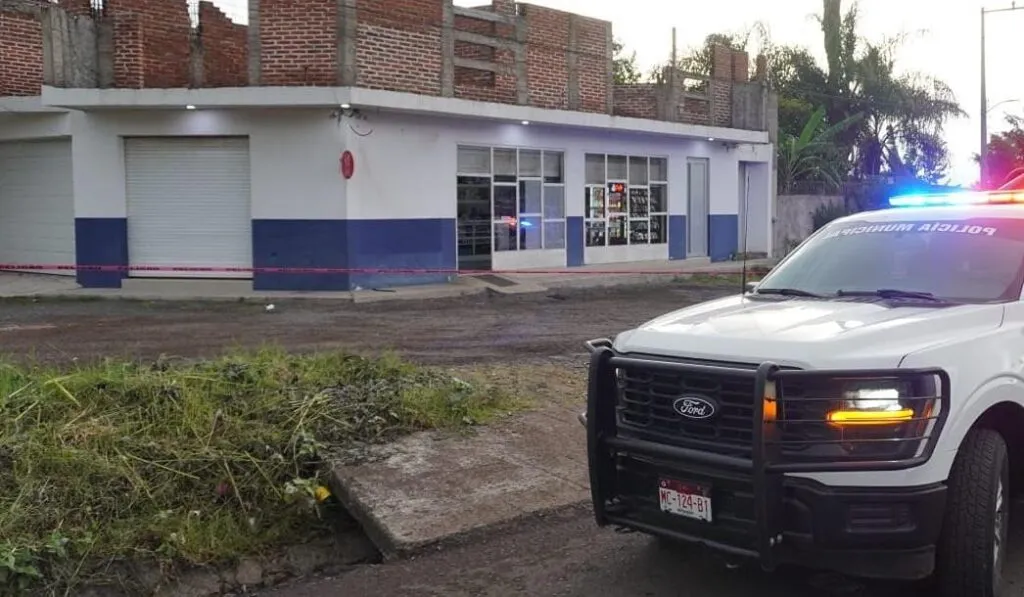 Mujer es asesinada a balazos en una "cachimba" de Jacona