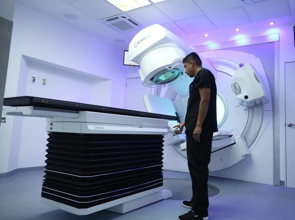 Nuevo acelerador lineal en Michoacán fortalece lucha contra el cáncer