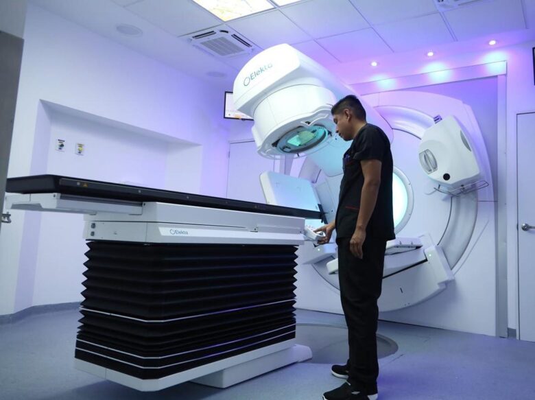 Nuevo acelerador lineal en Michoacán fortalece lucha contra el cáncer