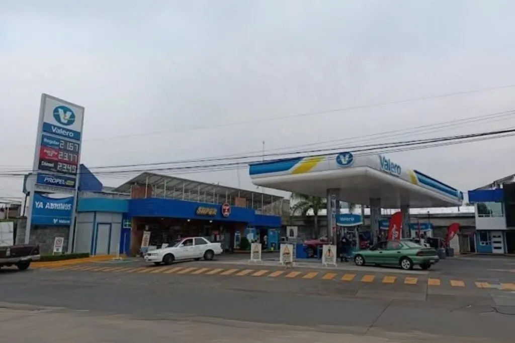 Oleada de asaltos sacude a Uruapan: gasolinera y tienda 3B entre los blancos