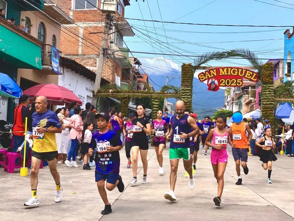 Participantes de la carrera Atlética Internacional