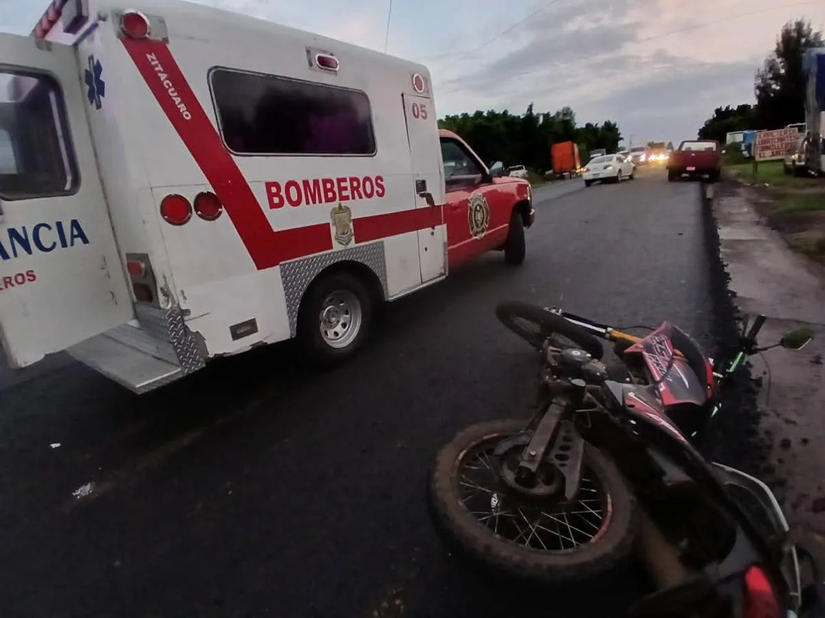 Pierde la vida al derrapar su motocicleta en la Zitácuaro-Morelia