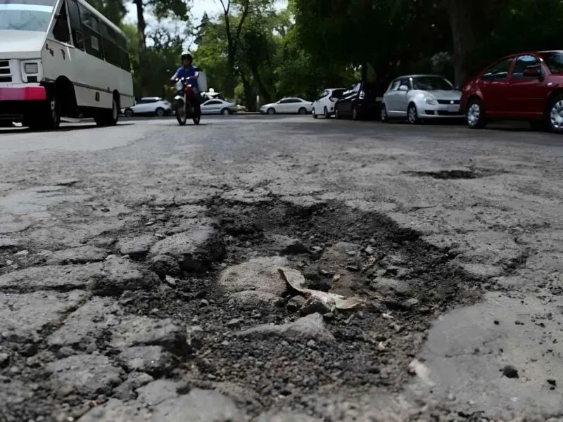 Por baches, aumentan siniestros 18% en Morelia: regidora; plantea reforma