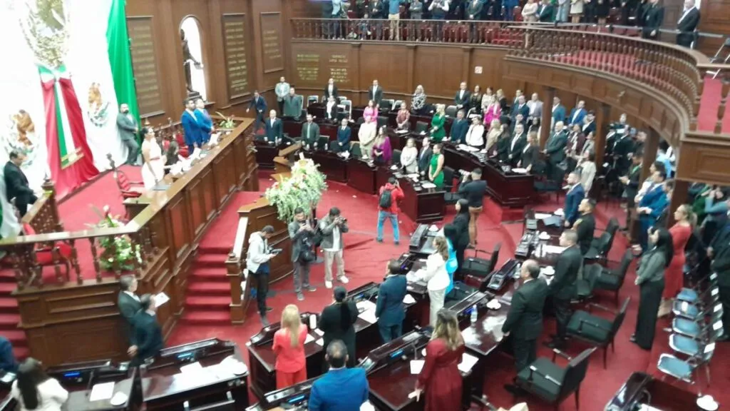 Por primera vez puntuales, integrantes de la LXXVI Legislatura cerraron su primer año de labores