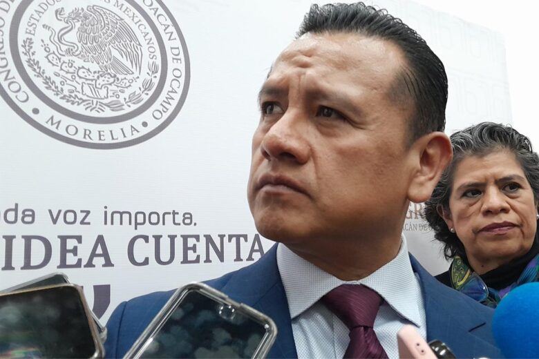 Portaban armamento secretario municipal y policías de Jiquilpan detenidos