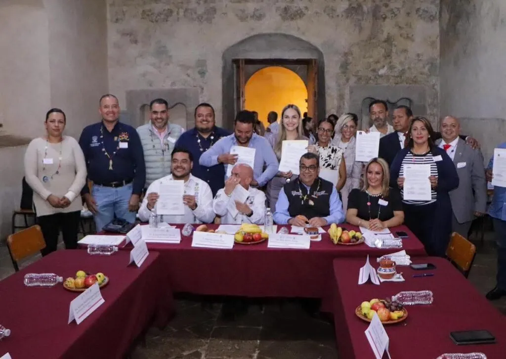 La presidenta municipal de Quiroga, Alma Mireya González, anunció la instalación de módulos de registro y credencialización para atención médica gratuita a personas sin seguridad social, en coordinación con el Gobierno del Estado, reforzando el derecho a la salud