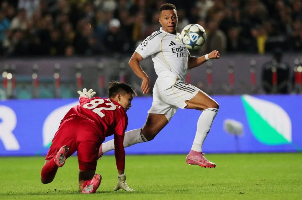 Real Madrid con triplete de Mbappé golea 5-0 al Kairat
