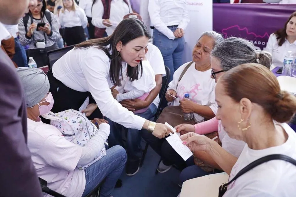 Reducción de pobreza, motor para prosperidad de familias michoacanas: Sedebi