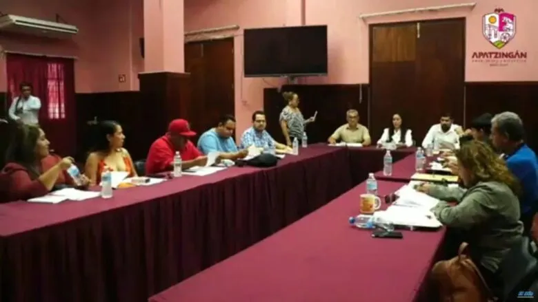 Regidora de Apatzingán denuncia incremento generalizado en tarifas municipales