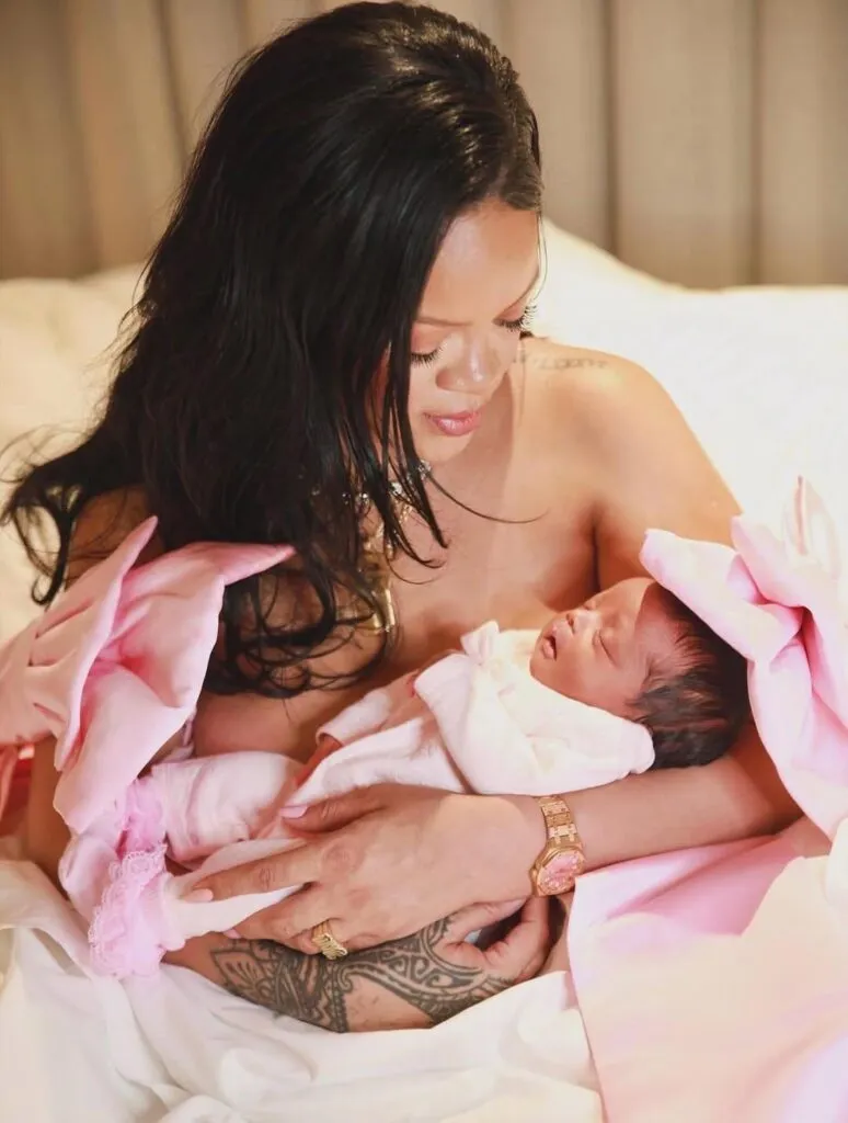 Rihanna presenta a su tercera hija: Rocki Irish Mayers-1