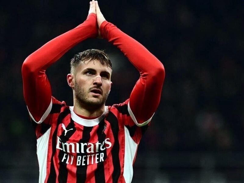 Santiago Giménez rompe su sequía sin goles con el AC Milan