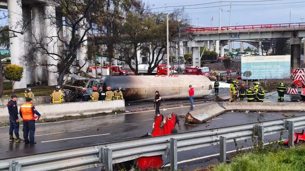 Se elevan a 31 las víctimas mortales por explosión de pipa en Iztapalapa